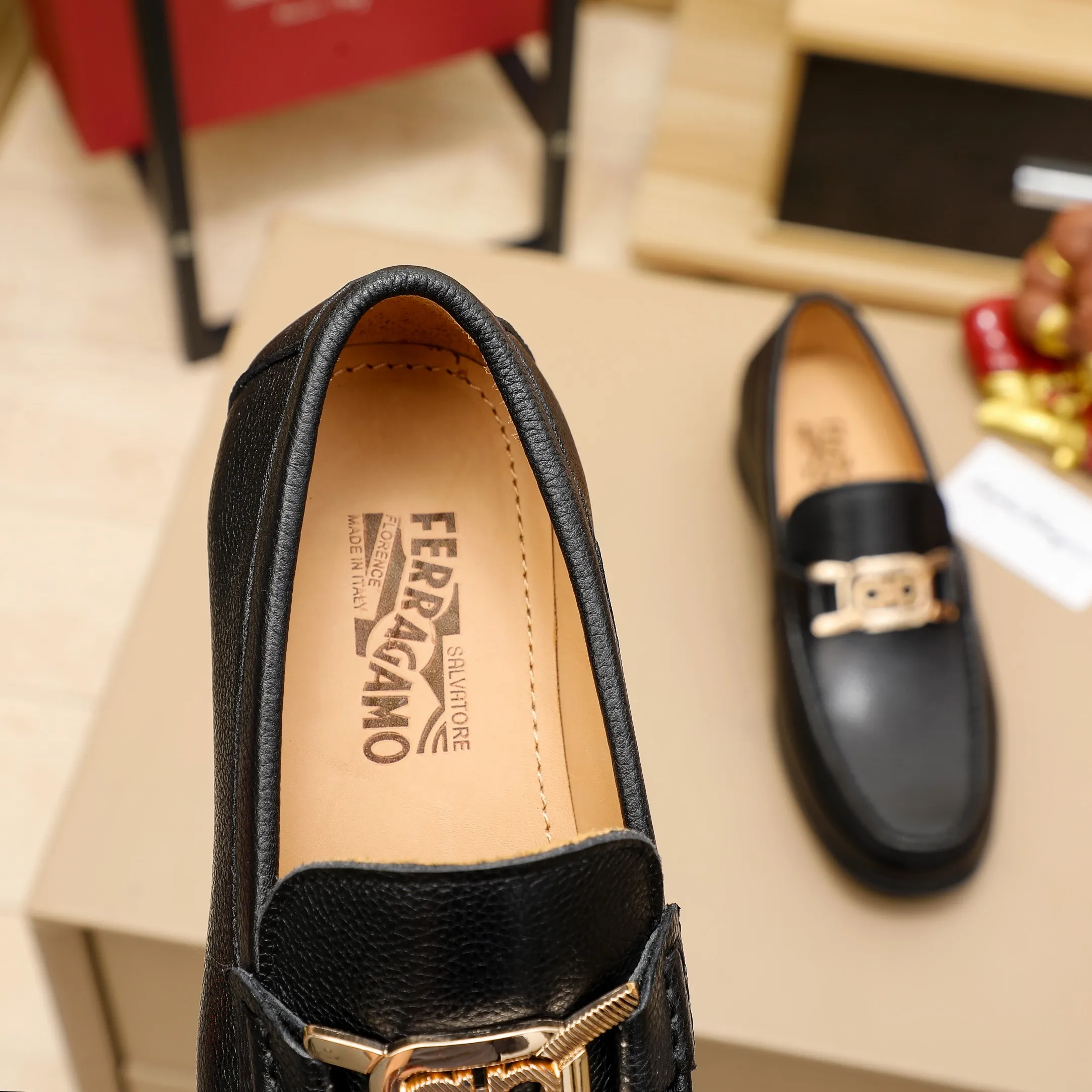 Men's clothing and shoes 💰460 🔥Ferragamo's new men's casual slip-on shoes🇨🇳Official website original 1:1 mold opening, original quality💯Fine workmanship, high-end luxury☘The upper is made of imported Italian first-layer cowhide🌴Luxury🐂leather lining🍓Rubber wear-resistant and non-slip outsole, breathable and comfortable to wear🍍The first choice for high-end men, black, size 38-45